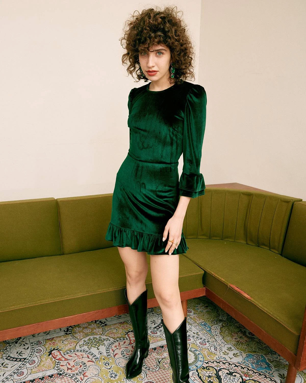 The Green Long Sleeve Velvet Mini Dress 5 The Green Long Sleeve Velvet Mini Dress - Image 5